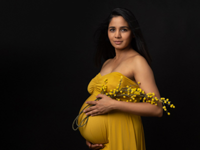 gold package for maternity photoshoot sessions by Tracy Main