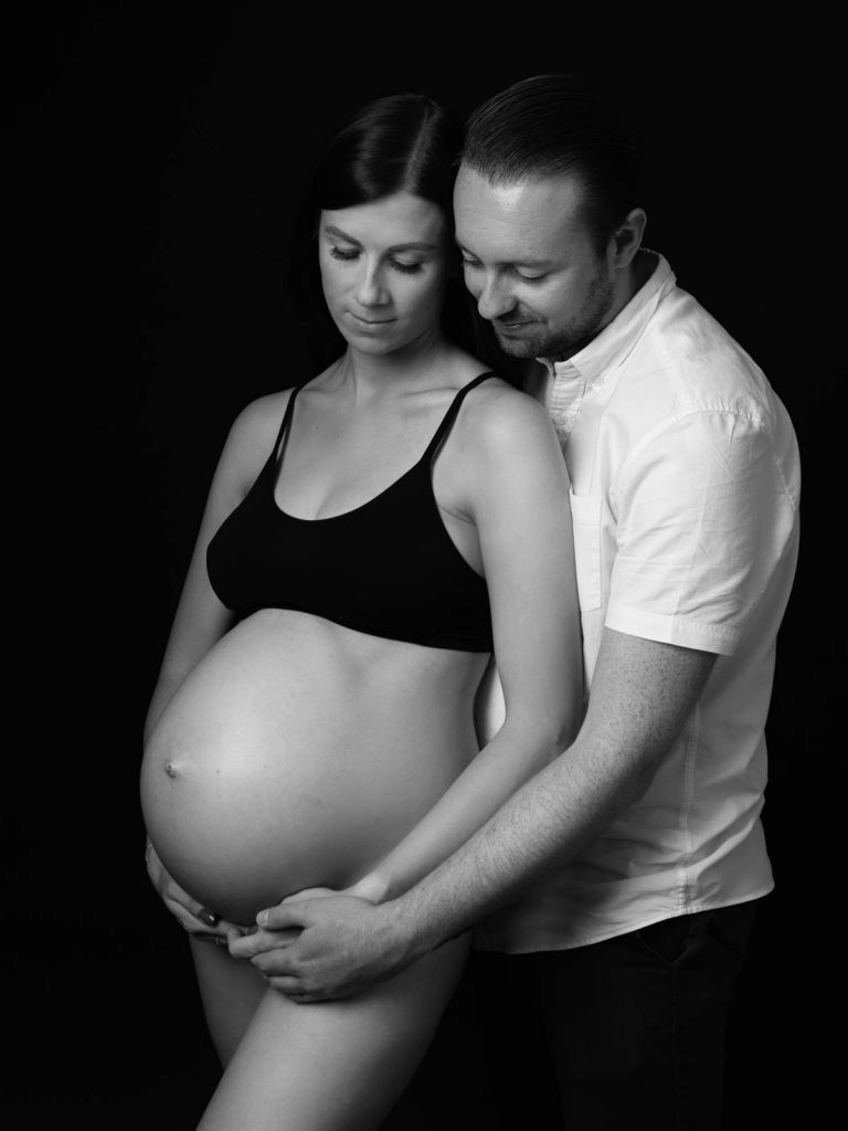 proud mother and father maternity photoshoot