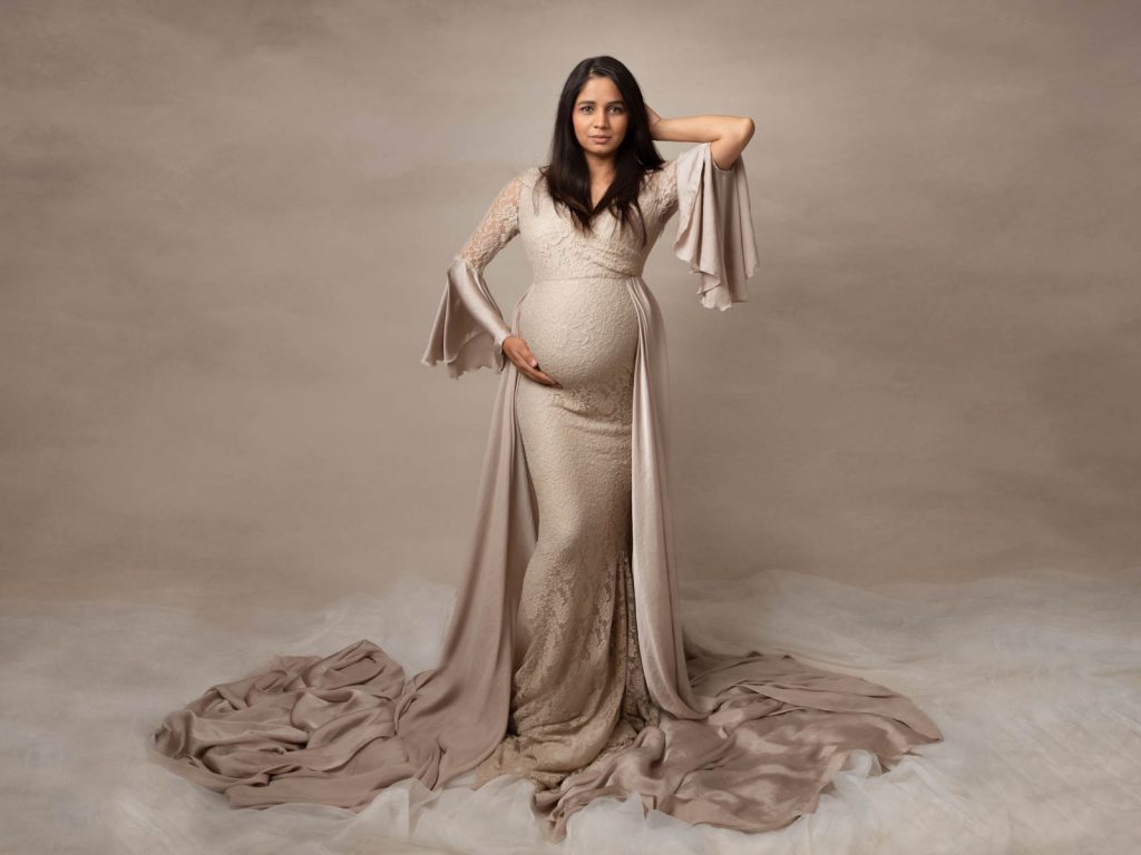 long dress with satin feel maternity photoshoot